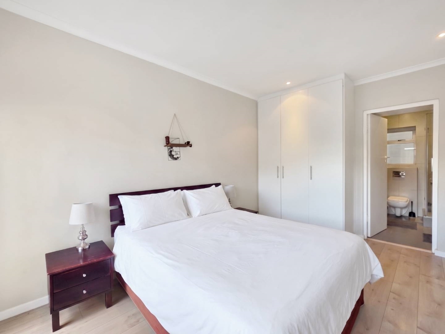 3 Bedroom Property for Sale in Sea Point Western Cape